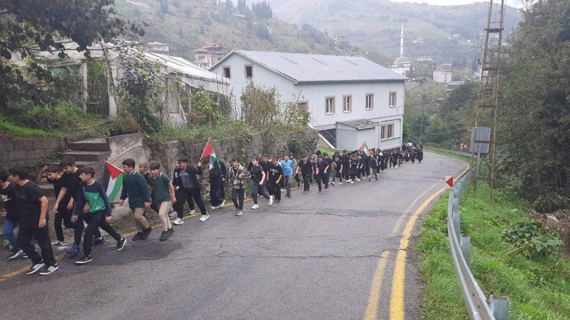 Okulumuzda Filistin Soykırımına Farkındalık Yürüyüşü Yapıldı